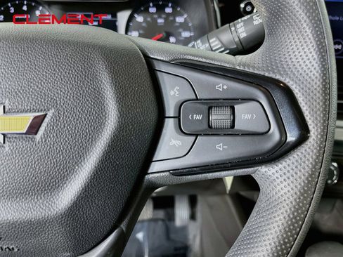 Used 2025 Chevrolet Trax LS w/ Driver Confidence Package FWD image 17