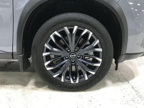 Used 2025 Nissan Rogue SL w/ Tech Package AWD/4WD image 10