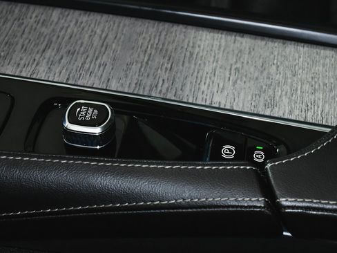 Used 2023 Volvo S90 B6 Ultimate w/ Protection Package image 41