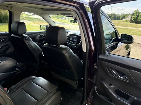 Used 2018 Chevrolet Traverse LT w/ LPO, Floor Liner Package AWD/4WD image 31