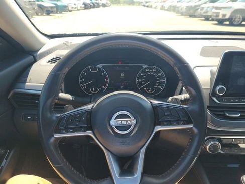 Used 2024 Nissan Altima 2.5 SR FWD image 13