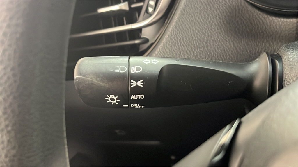Used 2019 Toyota C-HR LE FWD image 26