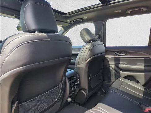 New 2025 Jeep Grand Cherokee Limited w/ Black Appearance Package RWD image 18
