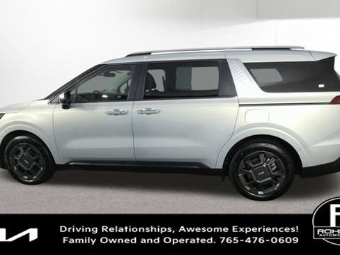Used 2025 Kia Carnival EX FWD image 6