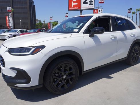 Used 2023 Honda HR-V Sport image 4