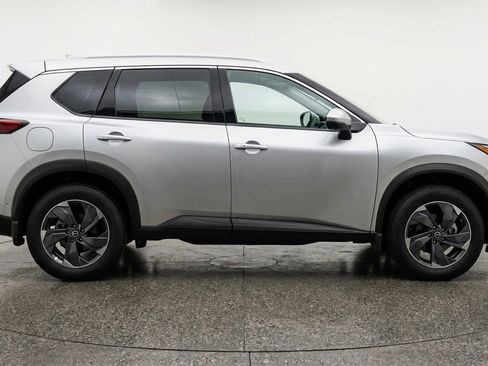 Used 2025 Nissan Rogue SV FWD image 11