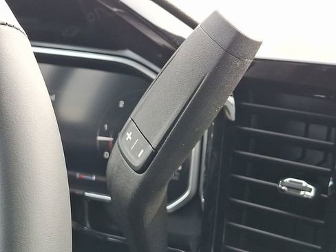 New 2026 GMC Sierra 1500 SLE image 15