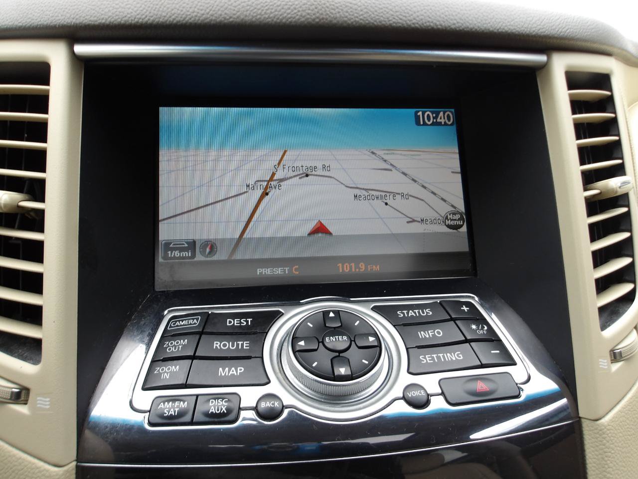 Used 2009 INFINITI FX35 AWD w/ Technology Pkg image 19