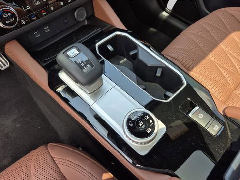 New 2025 Mitsubishi Outlander SEL image 15