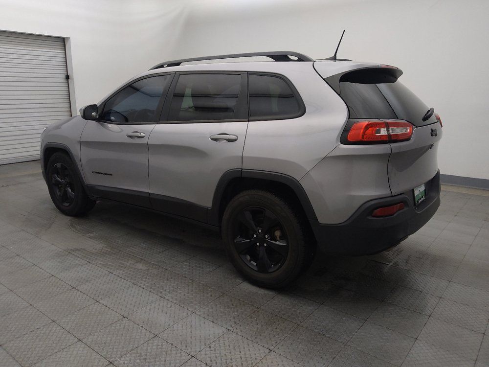 Used 2018 Jeep Cherokee Latitude w/ Altitude Package FWD image 3