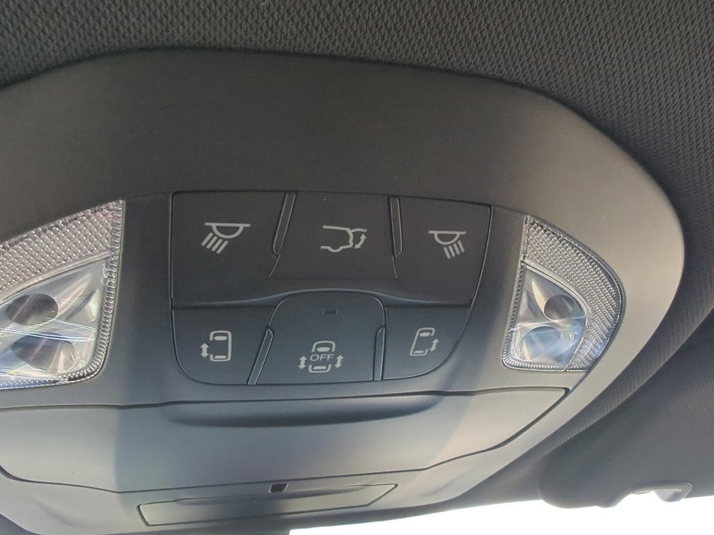 New 2027 Chrysler Pacifica Select AWD/4WD image 21