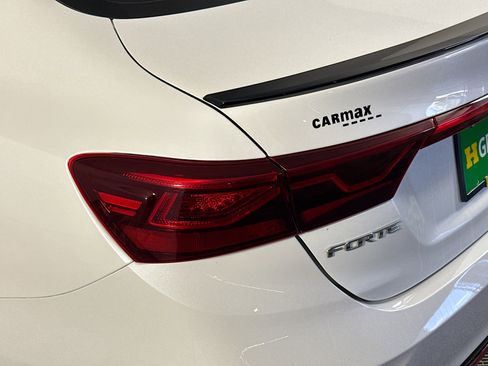 Used 2021 Kia Forte GT-Line image 36