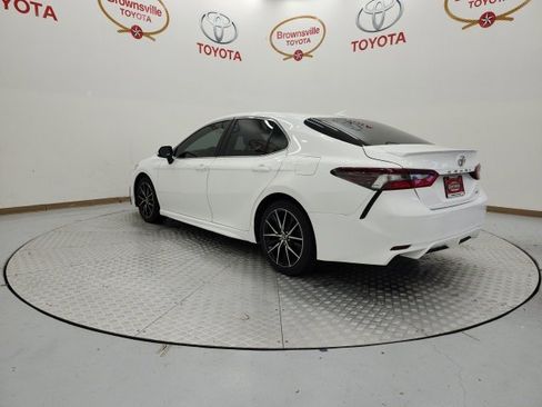 Used 2021 Toyota Camry SE image 6