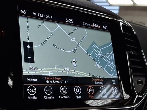Used 2022 Jeep Grand Cherokee Limited AWD/4WD image 14
