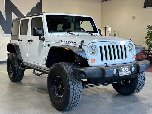 Used 2015 Jeep Wrangler Unlimited Rubicon w/ Connectivity Group AWD/4WD image 2