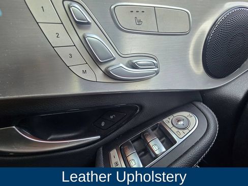 Used 2019 Mercedes-Benz GLC 300 4MATIC image 22