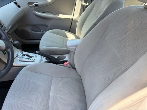 Used 2012 Toyota Corolla LE FWD image 9