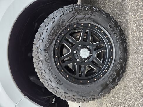 Used 2005 Ford F150 XLT AWD/4WD image 12