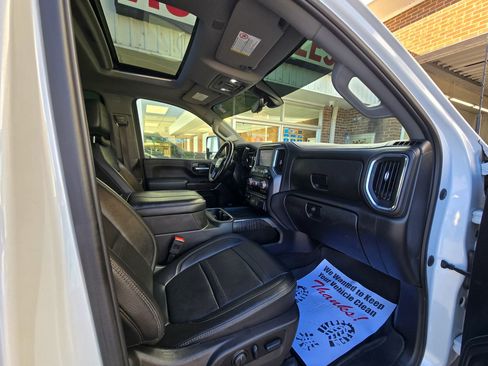 Used 2023 GMC Sierra 2500 Denali w/ Denali Ultimate Package image 12