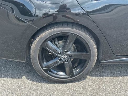Used 2023 Nissan Sentra SR w/ Midnight Edition Package FWD image 11