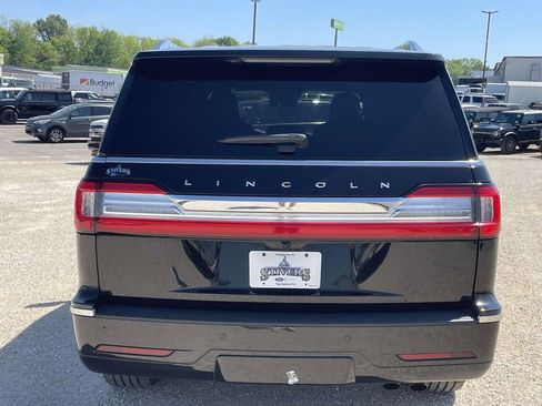 Used 2020 Lincoln Navigator Reserve w/ Luxury Package image 4