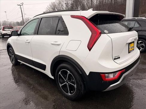 Used 2025 Kia Niro LX FWD image 5