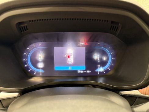 Used 2023 Volvo XC60 B5 Plus w/ Protection Package Premier image 15