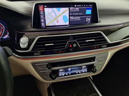 Used 2022 BMW 740i w/ Premium Package RWD image 12