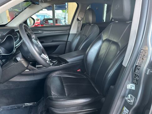 Used 2018 Alfa Romeo Stelvio AWD image 74
