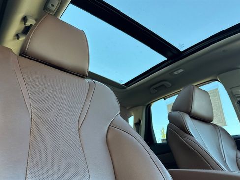 Certified 2023 Acura MDX FWD w/ Technology Package image 22