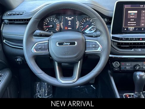 Used 2022 Jeep Compass Latitude FWD image 15