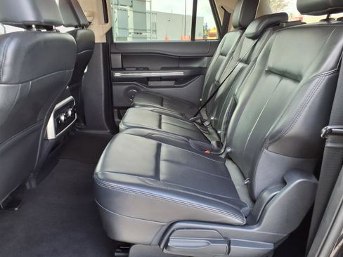 Used 2024 Ford Expedition Max XLT image 17