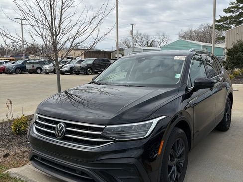 Used 2024 Volkswagen Tiguan SE image 5