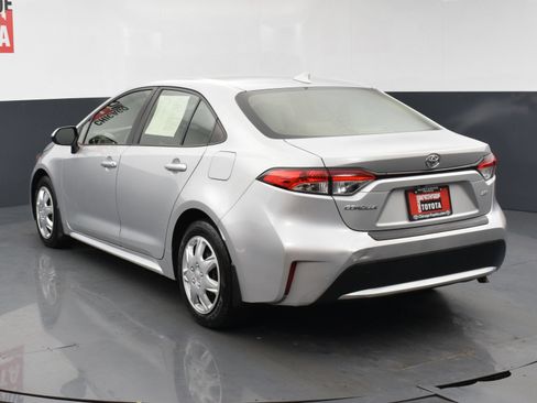 Used 2021 Toyota Corolla LE FWD image 3