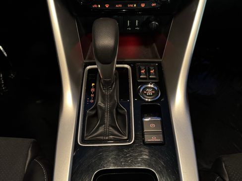 Used 2024 Mitsubishi Eclipse Cross SE image 52