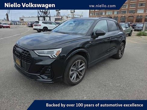 Used 2023 Audi Q3 2.0T Premium image 1