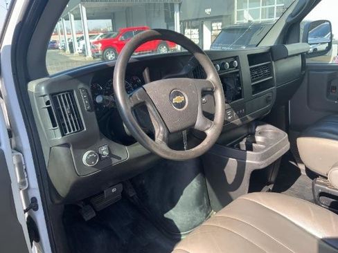 Used 2014 Chevrolet Express 2500 RWD image 9