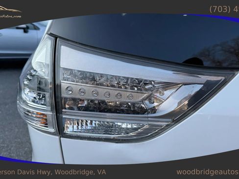 Used 2016 Toyota Sienna SE Premium image 8