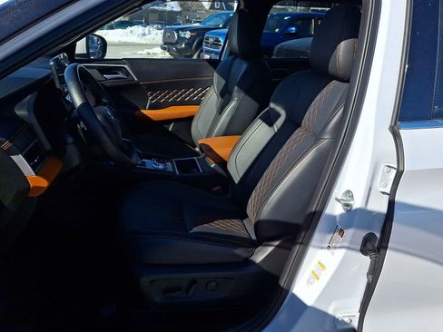 Used 2024 Mitsubishi Outlander SEL image 16