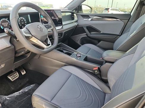 New 2026 Volkswagen Tiguan SE R-Line image 13