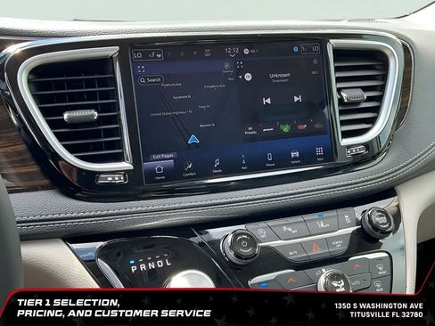 Used 2024 Chrysler Pacifica Limited FWD image 31
