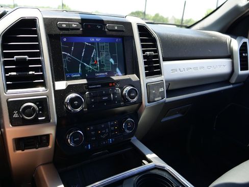 Used 2020 Ford F250 Lariat w/ Lariat Ultimate Package AWD/4WD image 19