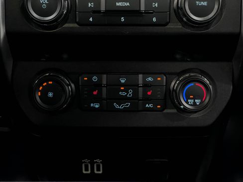 Used 2020 Ford F150 XLT w/ Equipment Group 302A Luxury AWD/4WD image 25