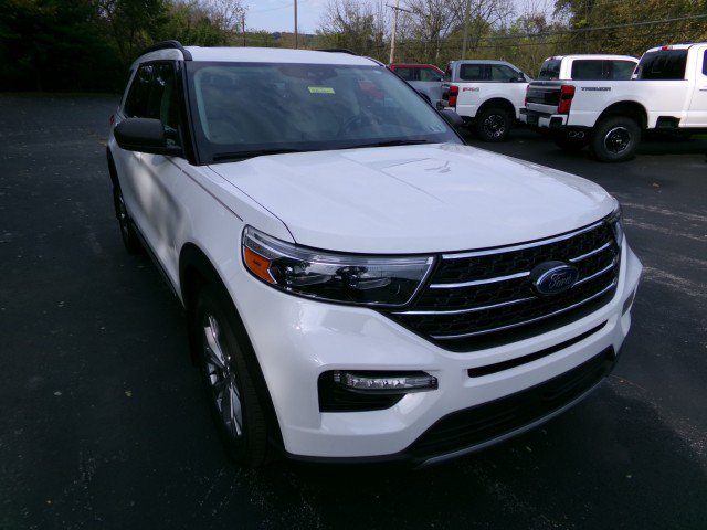 Used 2021 Ford Explorer XLT w/ Equipment Group 202A AWD/4WD image 2