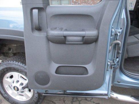 Used 2013 Chevrolet Silverado 2500 LT w/ Interior Plus Package image 39