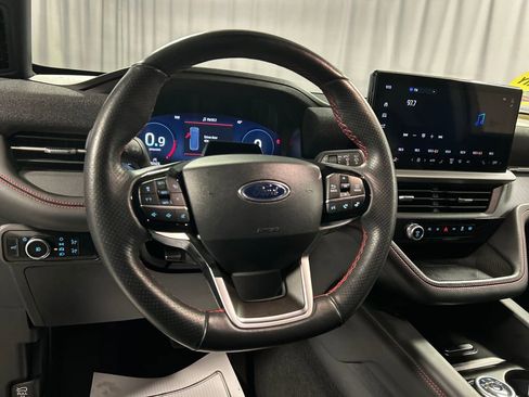 Used 2025 Ford Explorer ST-Line w/ ST-Line Street Pack image 15
