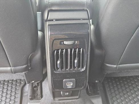 Used 2025 Jeep Compass Trailhawk AWD/4WD image 17