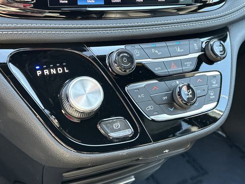 New 2026 Chrysler Pacifica Select w/ S Appearance Package FWD image 5