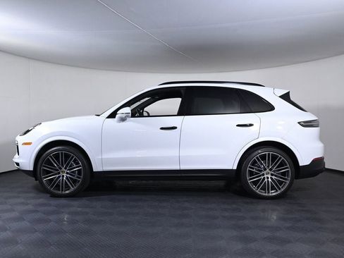 Certified 2023 Porsche Cayenne Platinum Edition AWD/4WD image 2