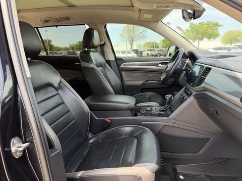 Used 2023 Volkswagen Atlas SEL Premium image 30